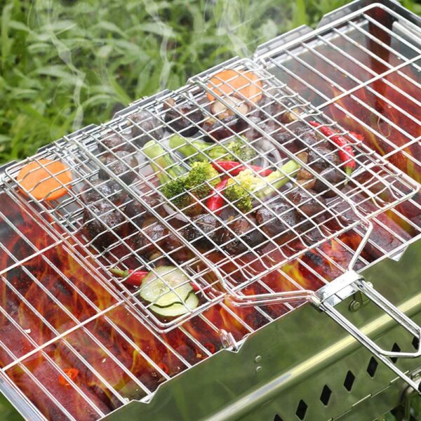 Uong Barbecue Grilling Basket, Portable Stainless Steel Grill Basket Folding BBQ Grill Net BBQ Accessories with Wooden Handle for Roast Fish Vegetable Shrimp Seafood (32 * 32CM)